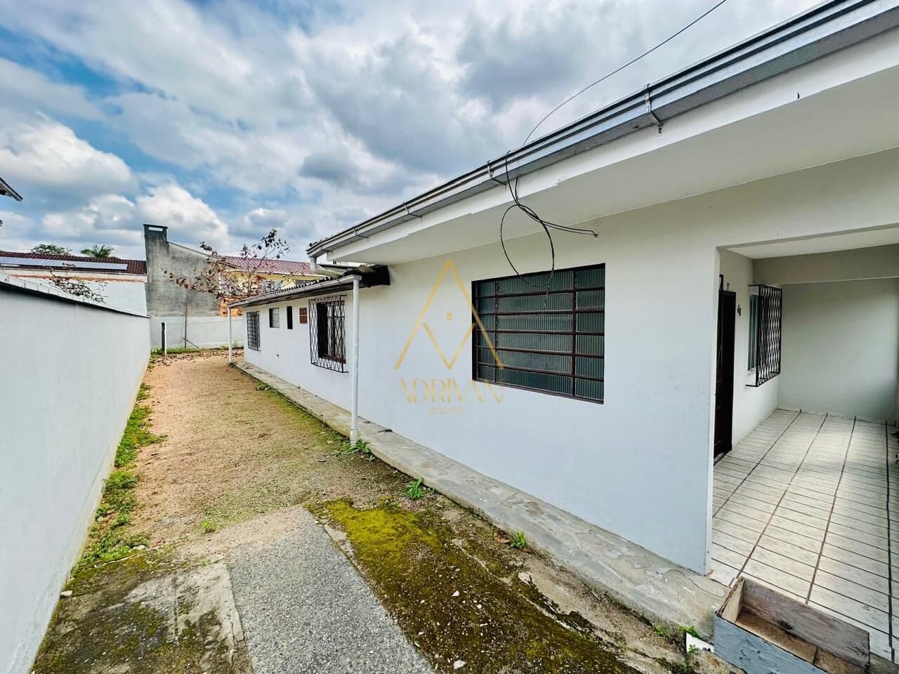 Casa Padrão no bairro Rau