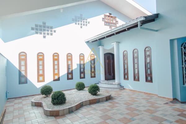 Casa Padrão no bairro Vila Lenzi