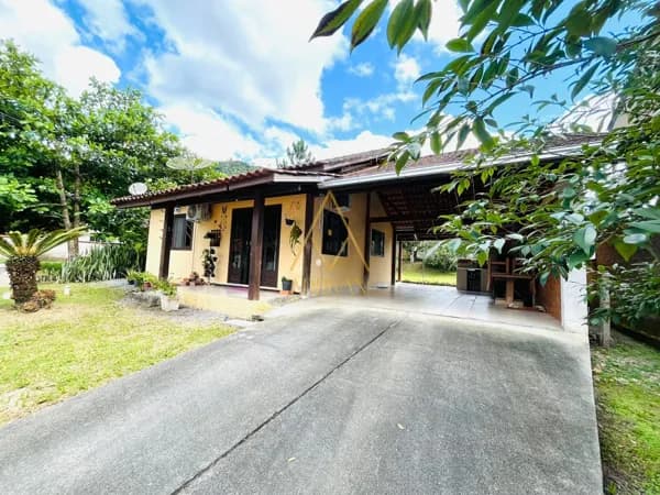 Casa Padrão no centro em Schroeder