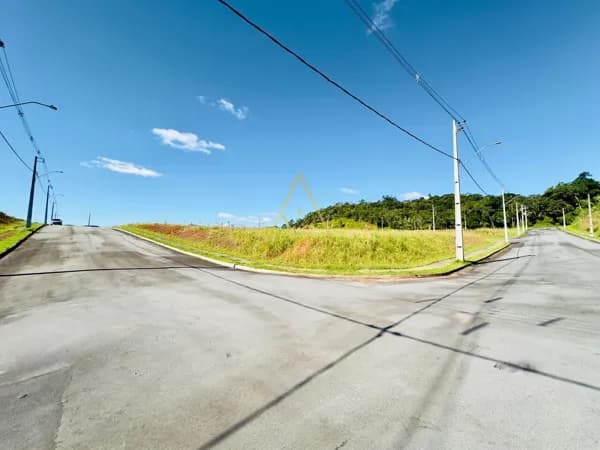 Terreno no loteamento Paineiras, bairro Três Rios do Norte