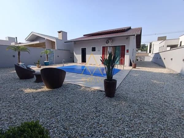 Casa Padrão no bairro Nereu Ramos