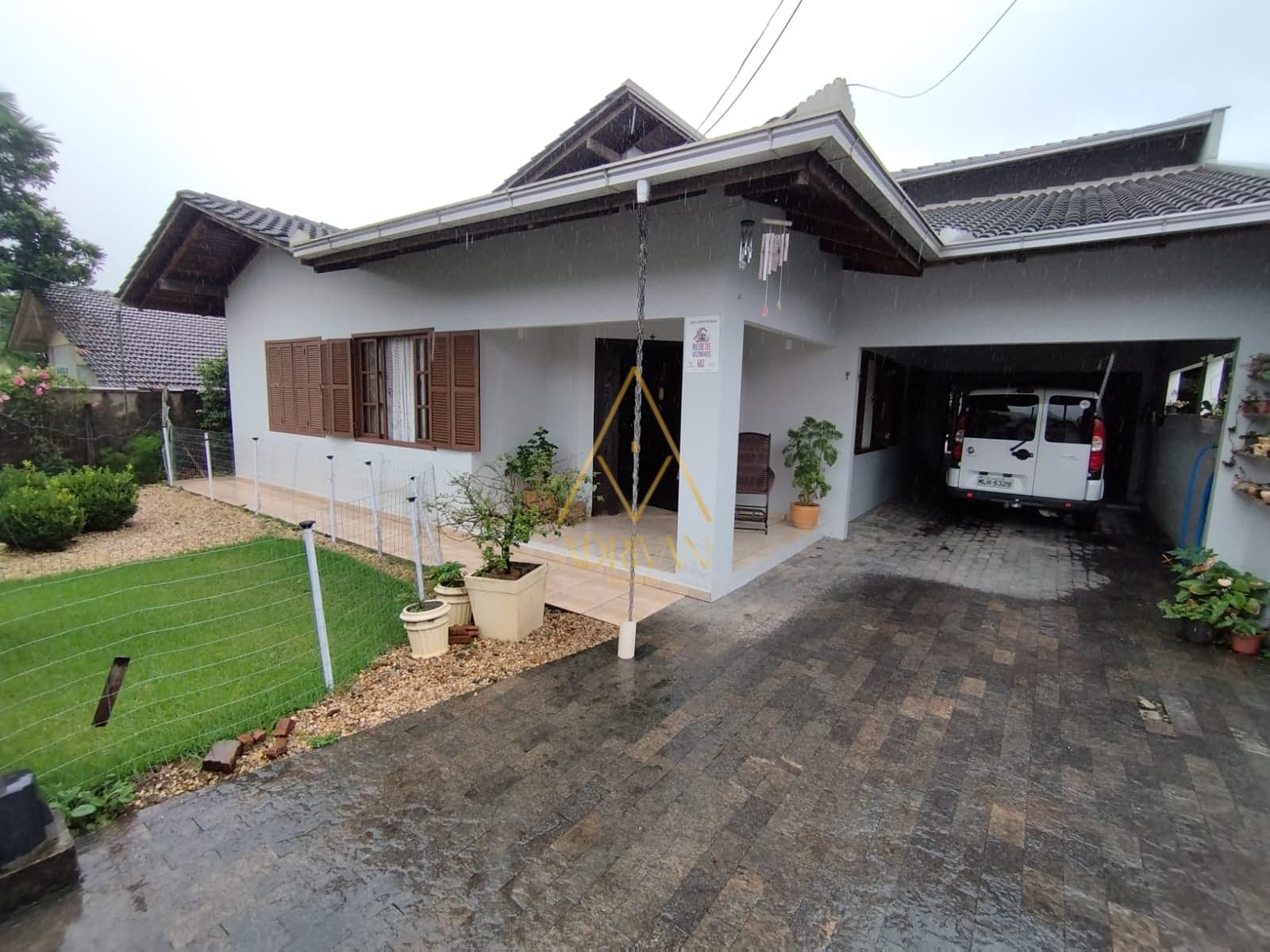 Casa no Bairro Barra do Rio Cerro