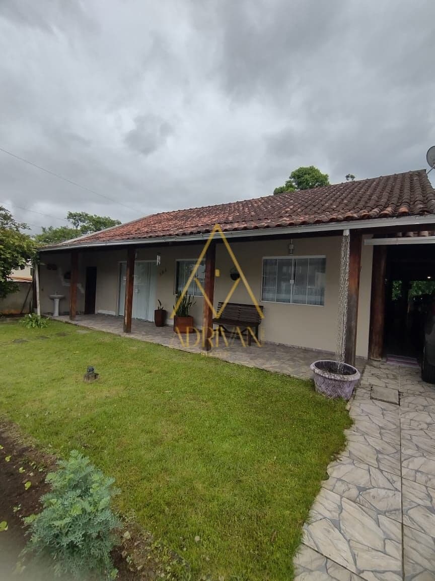 Casa Padrão no bairro Vila Lenzi