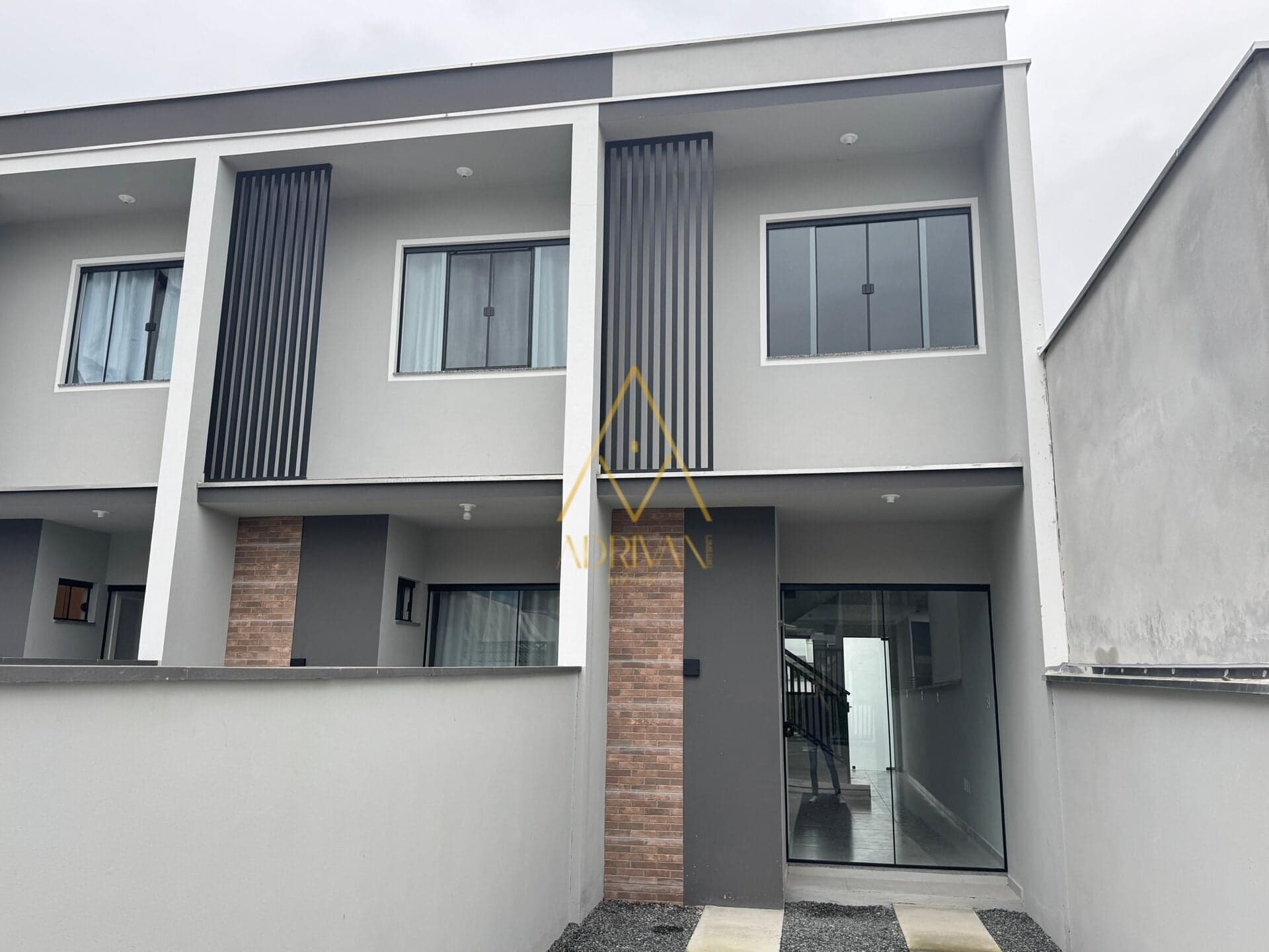 Casa Geminada no bairro Ilha da Figueira