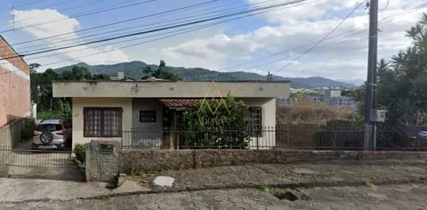 Casa Padrão no bairro Jaraguá Esquerdo