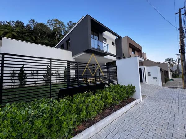 Casa Padrão no bairro Amizade