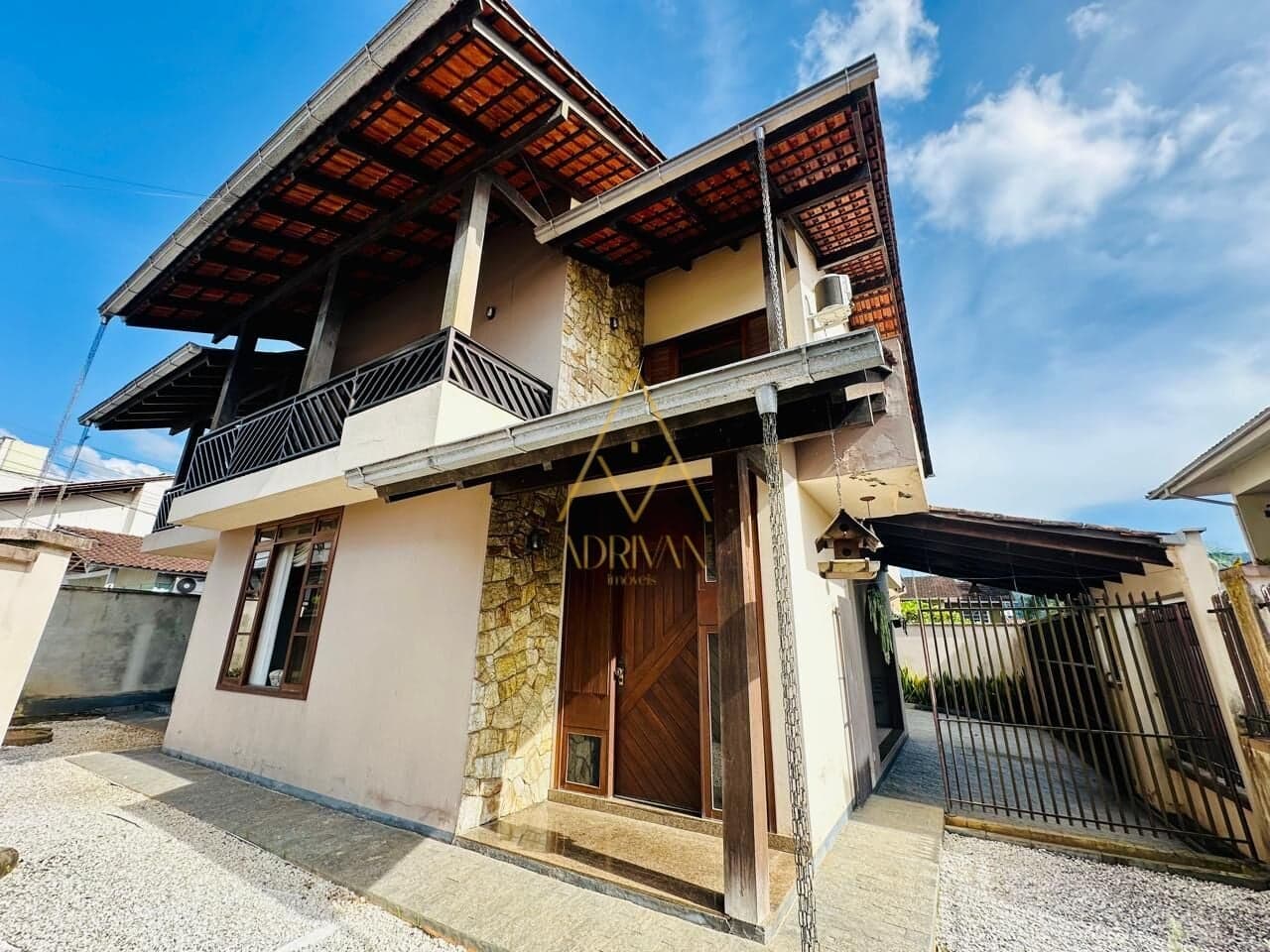 Casa Padrão no centro de Jaraguá do Sul