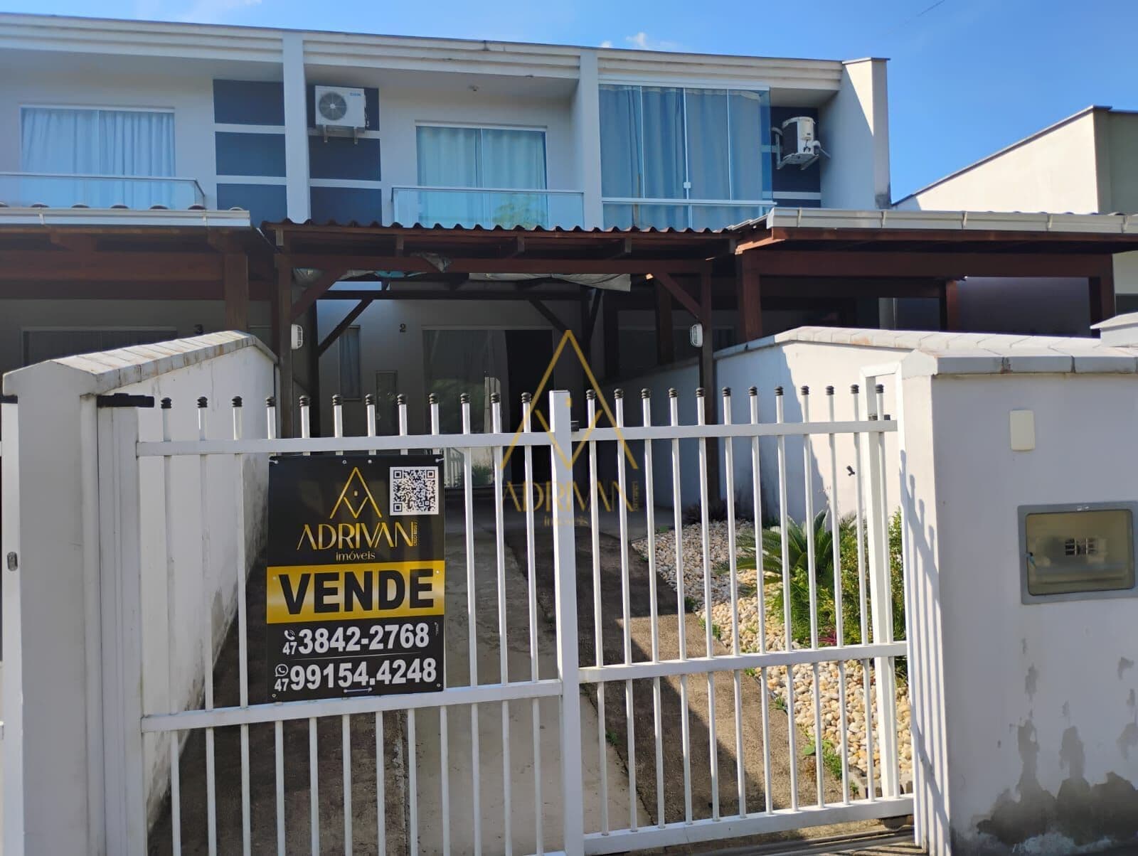 Casa Geminada no bairro Chico de Paula