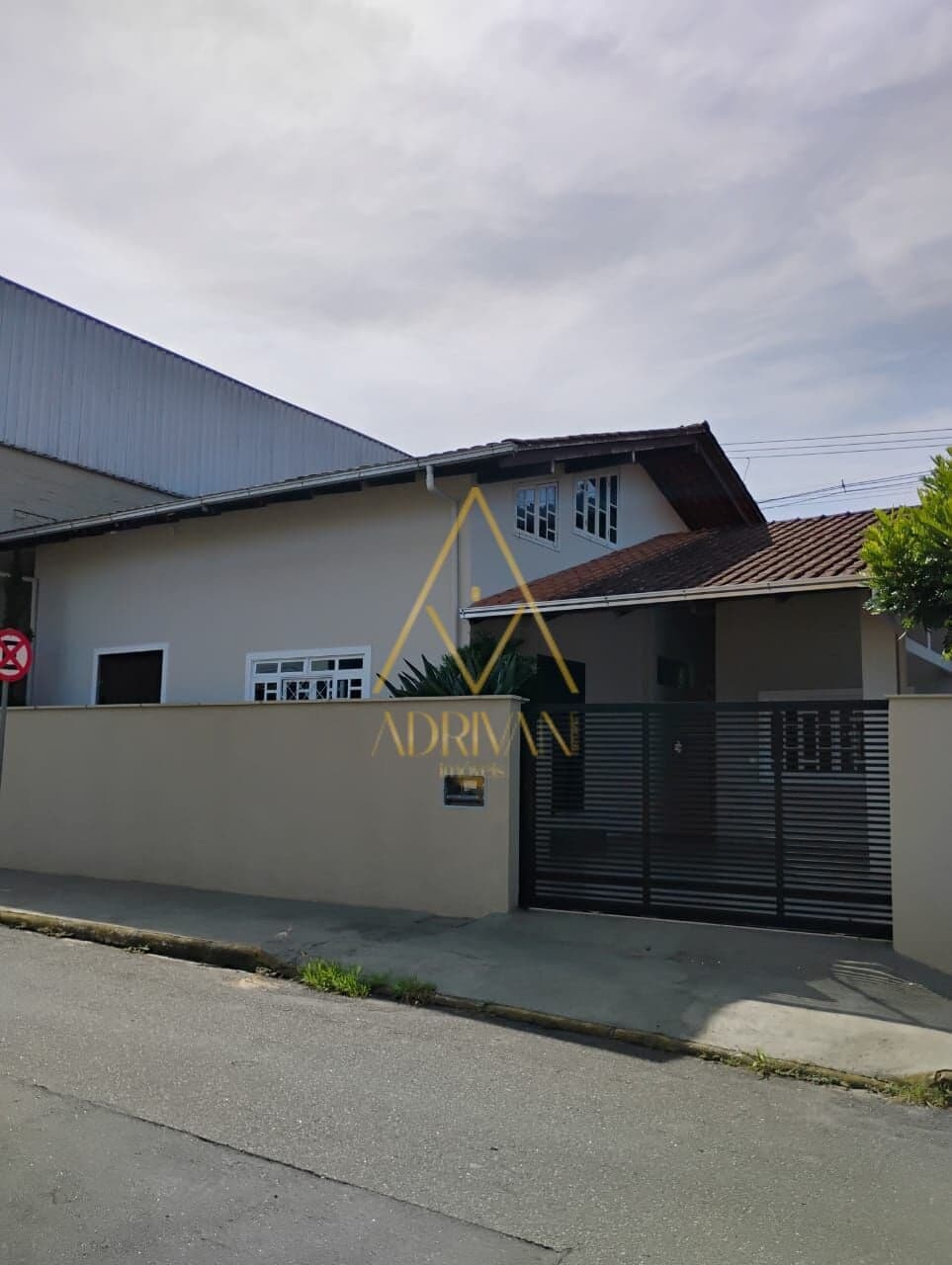 Casa Padrão no bairro Czerniewicz