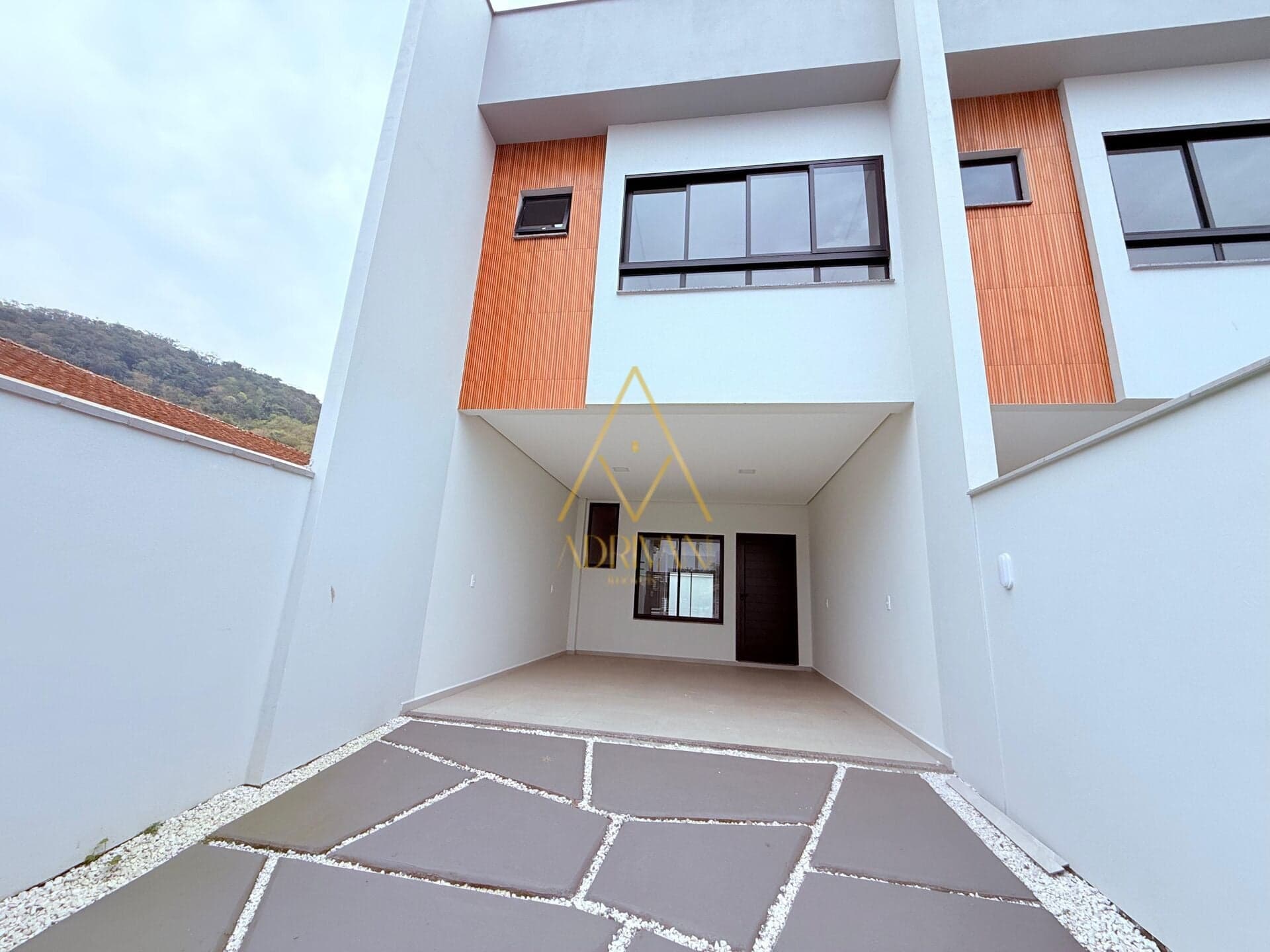 Casa Geminada no bairro Czerniewicz