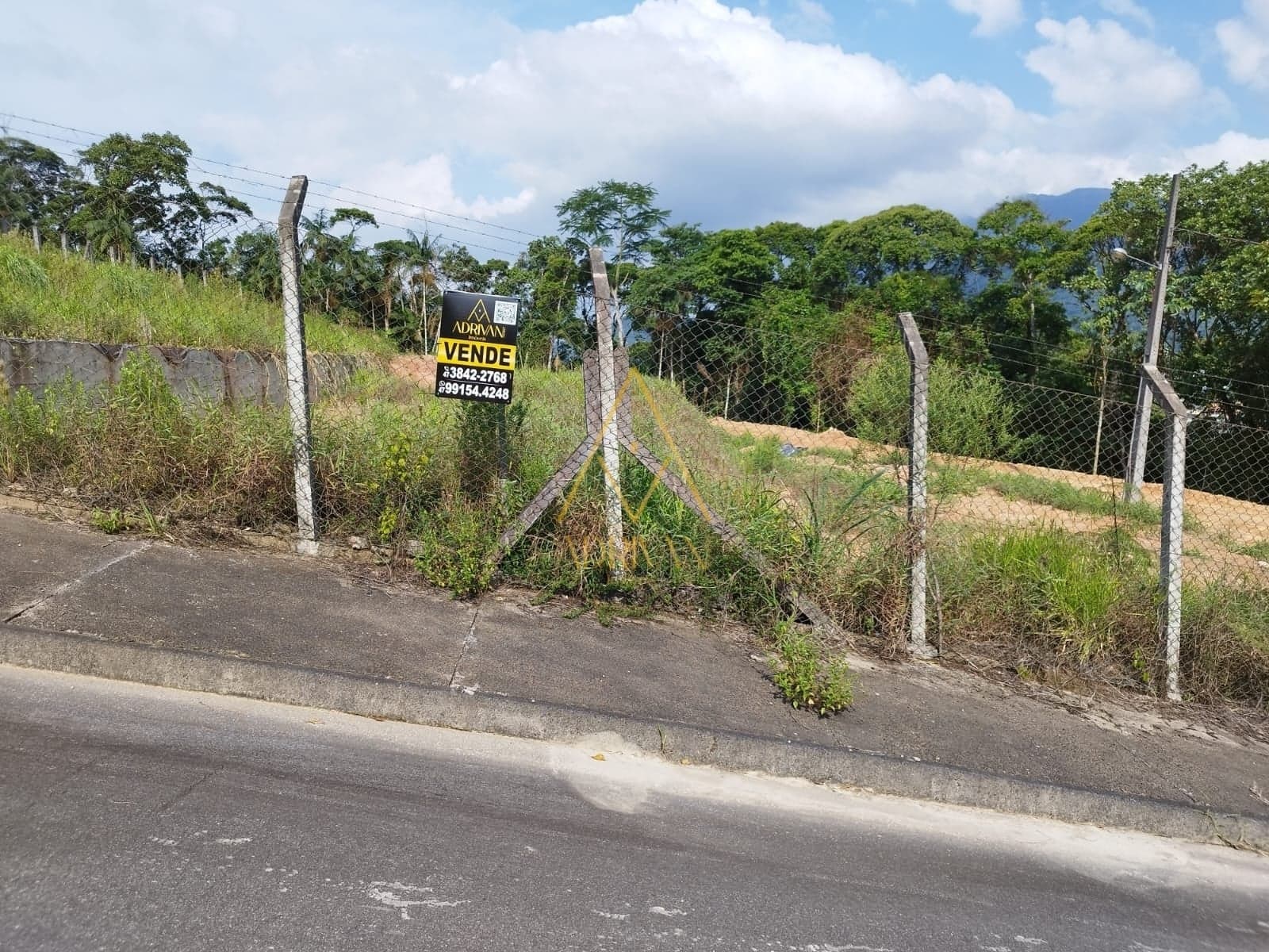 Terreno no Bairro Vila Lenzi