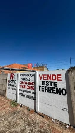 Terreno à venda no Centro de Brodowski-SP, em frente à Praça Portinari