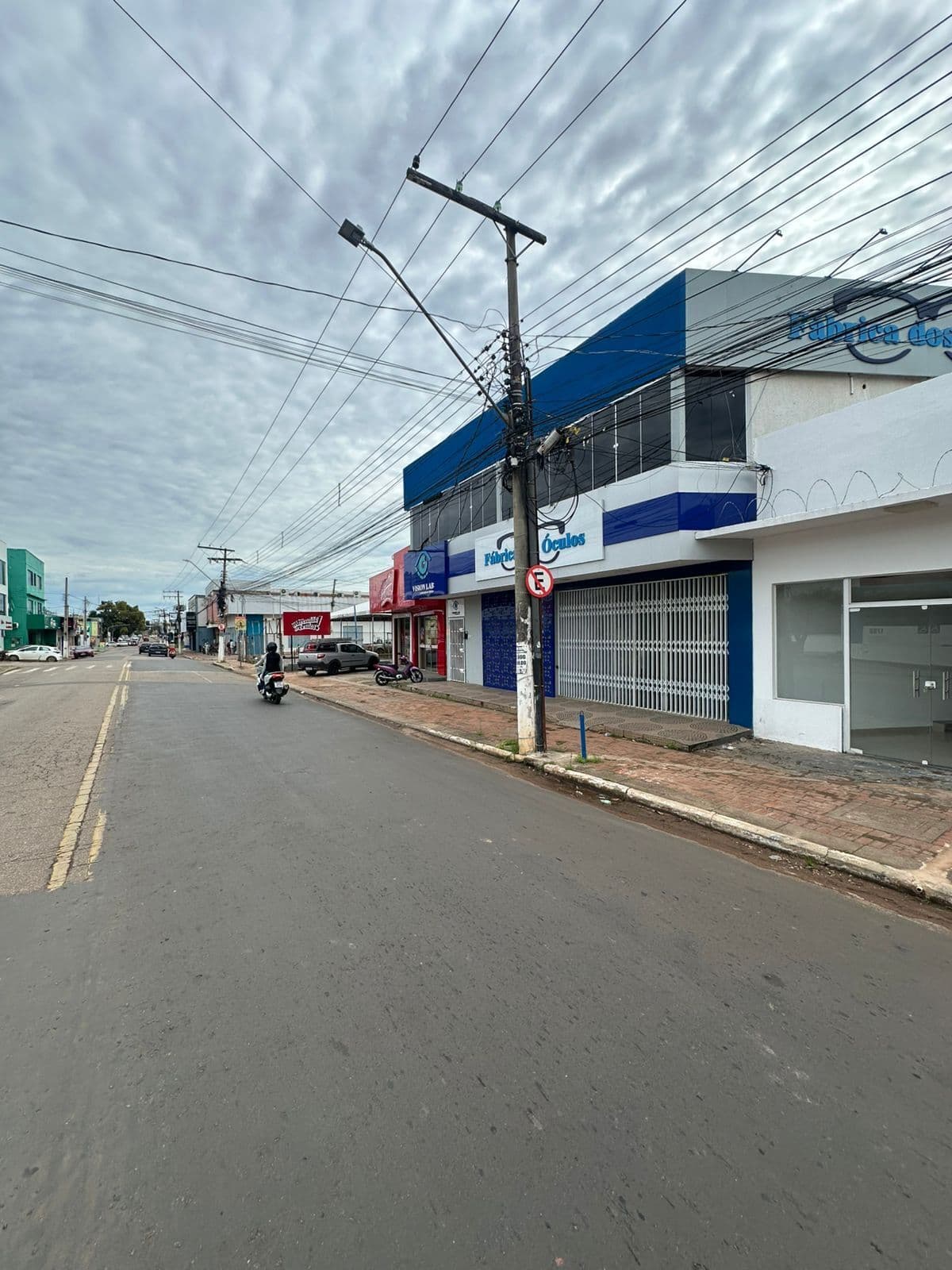BOSQUE - SALA COMERCIAL 40m²