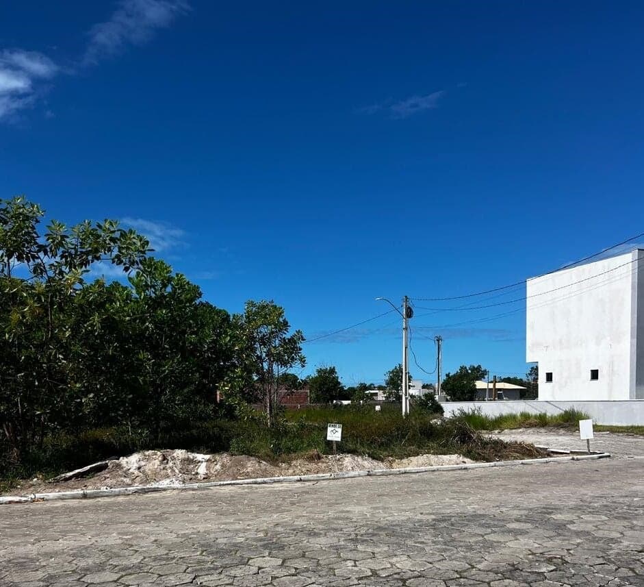 Terreno de esquina no Guaratiba dos Lagos