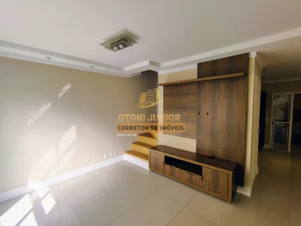 Alugo Sobrado em Condomínio no Jardim Cidália | 3 Dormitórios, Suíte, 3 Vagas e Área Gourmet