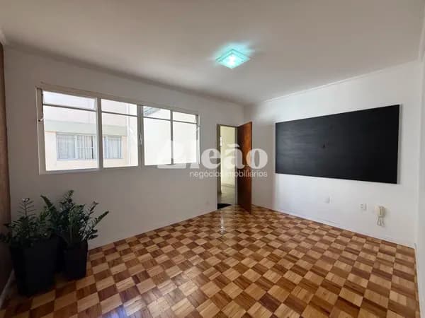 Apartamento de 2 quartos à venda no Cambuí - Edifício Timburi / Campinas-SP