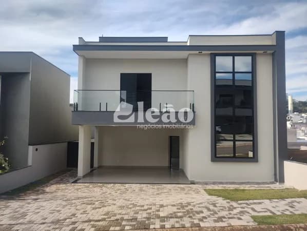 Sobrado Novo com Piscina em Condomínio Fechado – Lazer e Tranquilidade