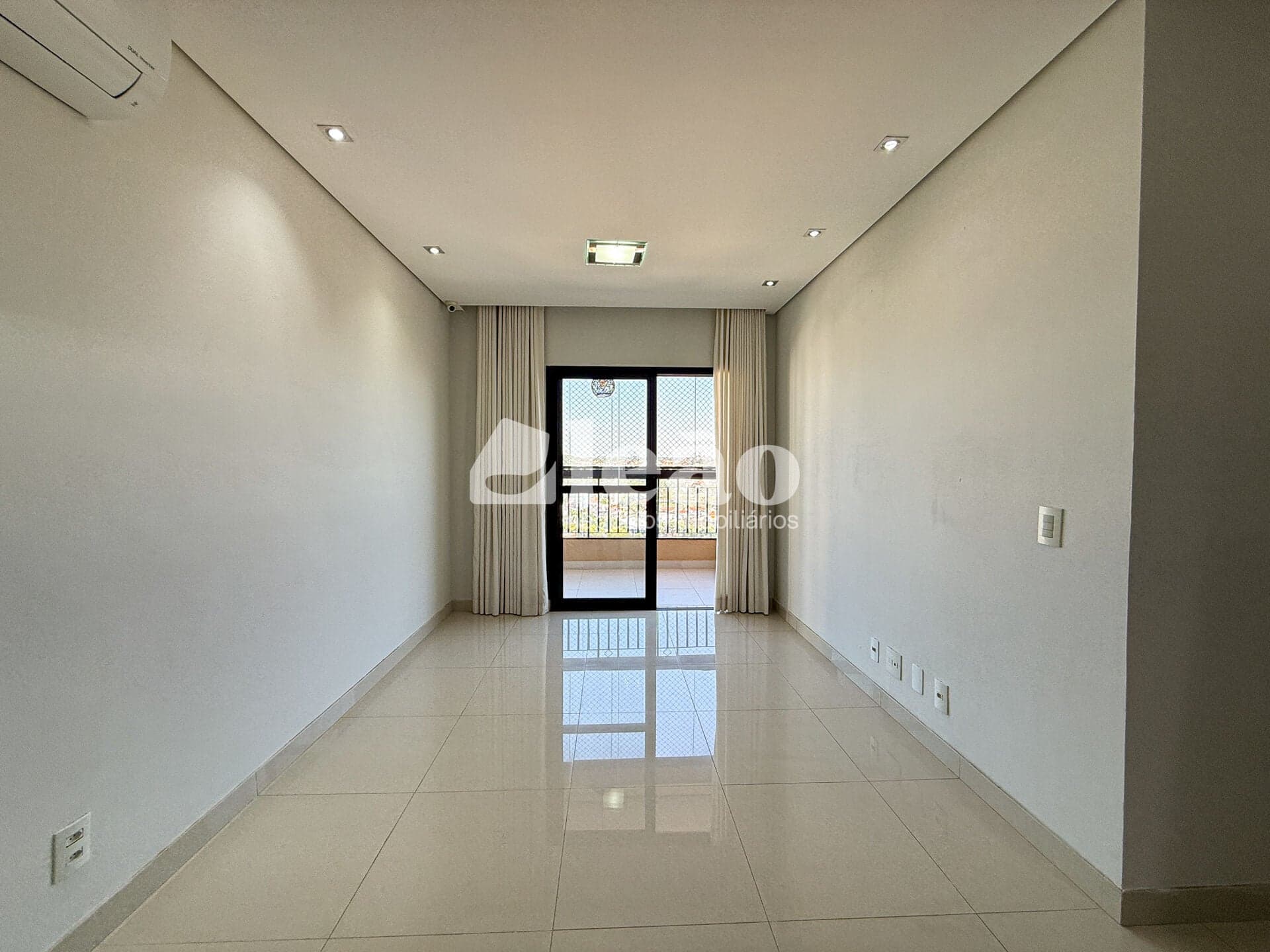 Apartamento à venda no Edifício Gênova em Valinhos/SP | 84 m², 3 dormitórios, vista livre e móveis planejados