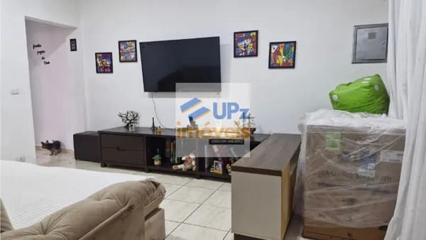 Casa sobrado com 3 dorms, sendo 1 suíte, 240m² com 2 vagas no Vila Osasco em Osasco-SP.