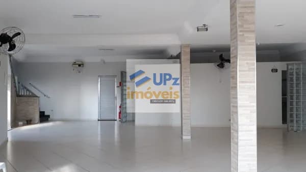 Pavilhão/Galpão Salão Comercial 356m² com 3 andares no Santo Antônio em Osasco-SP