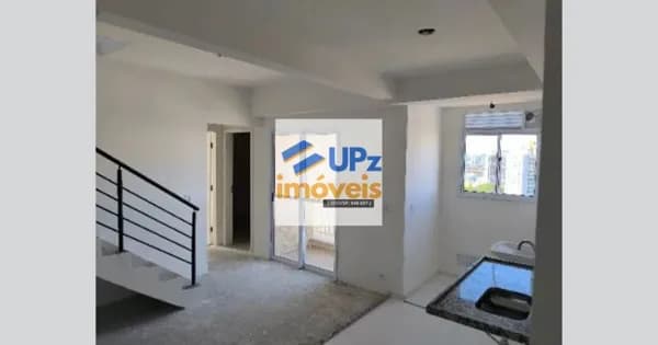 Cobertura Duplex, com 89m² com 3 dormitórios, sendo uma suíte, 2 banheiros, espaço para jardim, pets ou lazer ,2 vagas cobertas, fixas e livres.