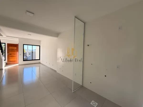 Sobrado em Serraria, São José/SC