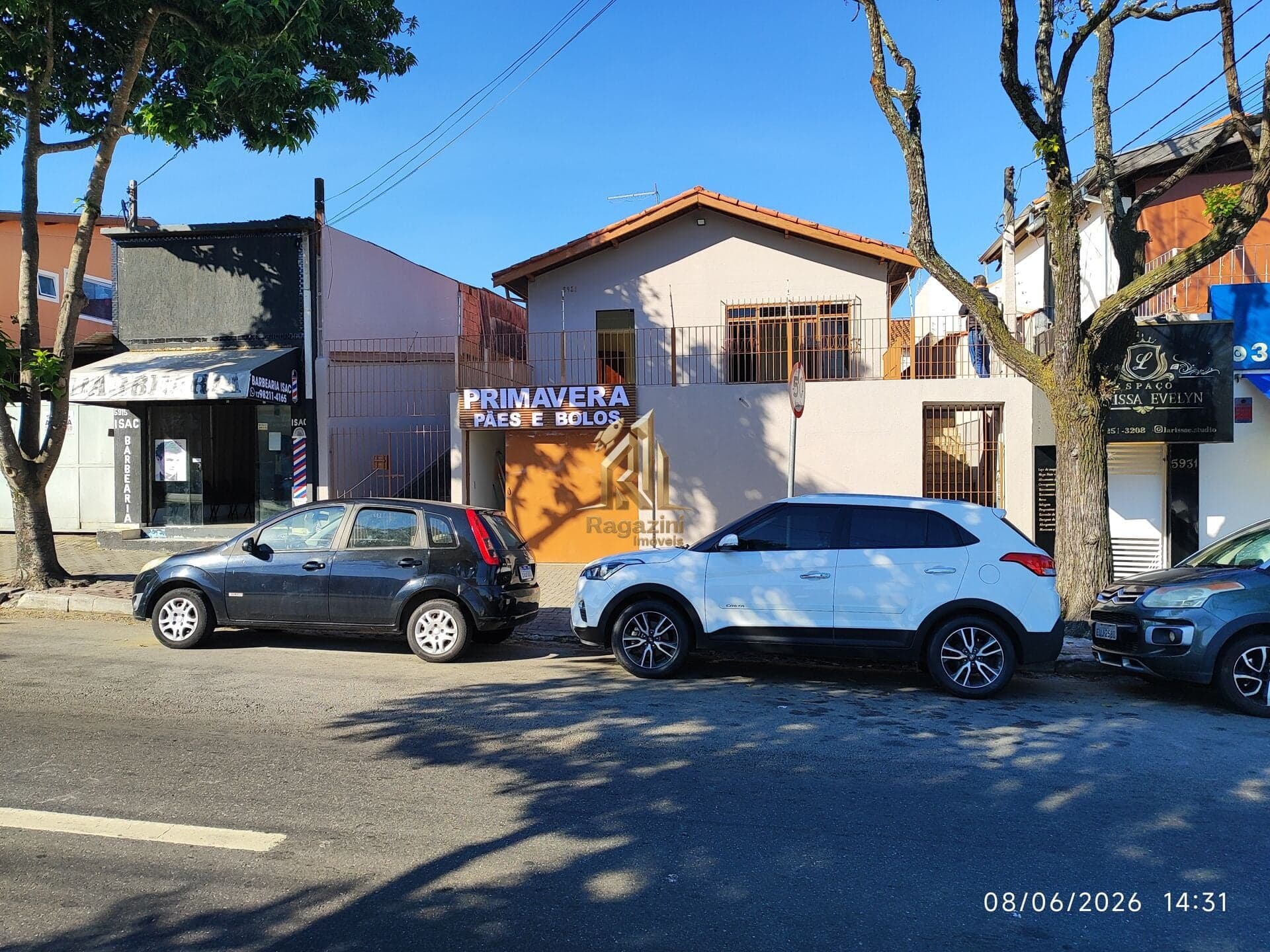 Casa Padrão com edícula e ponto comercial