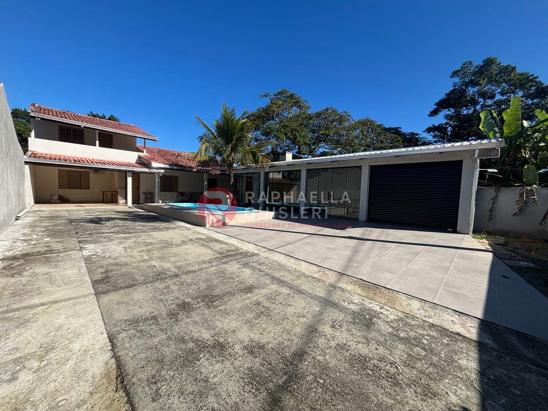 Sobrado Exclusivo à Venda em Pontal do Sul | Piscina, Área Gourmet e Amplo Terreno