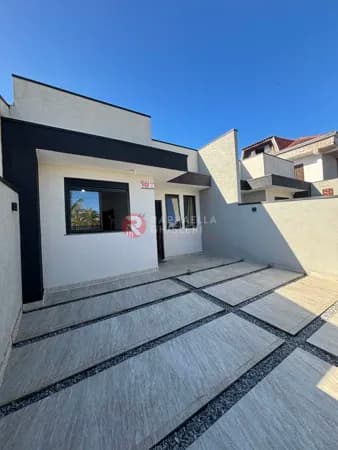 Casa com Piscina à Venda em Shangri-lá | Próxima ao Mar | 3 Quartos