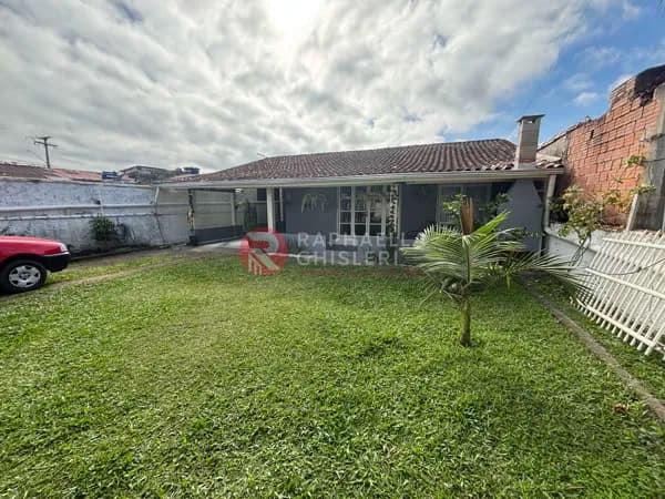 Casa à Venda em Pontal do Sul | 5 Quartos, Edícula e Amplo Terreno