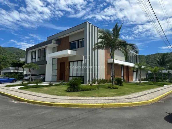 Casa em Itapema - Várzea