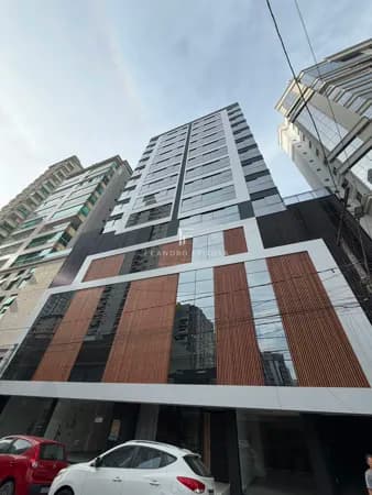 Apartamento em Meia Praia, Itapema/SC