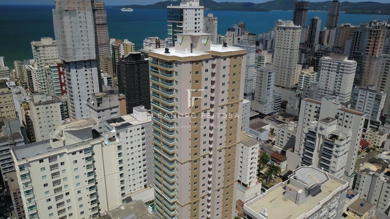 Apartamento em Meia Praia, Itapema/SC