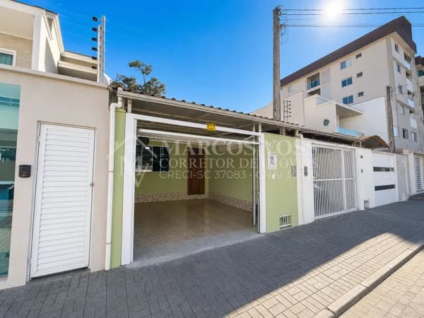 Casa Térrea Geminada no Bairro Passo Manso