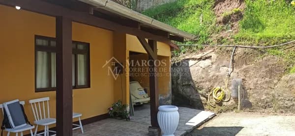 Casa no bairro da Velha, próximo a Vila Germânica