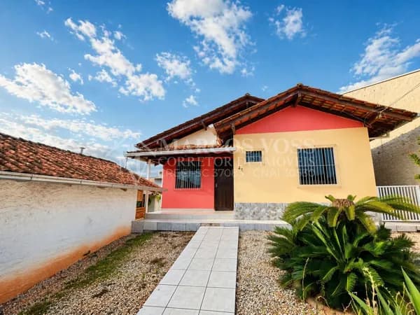 Casa com 3 Quartos na Itoupavazinha