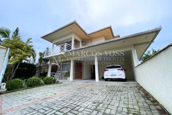 Casa Sobrado de Alto Padrão - Bairro Rio Morto, Indaial
