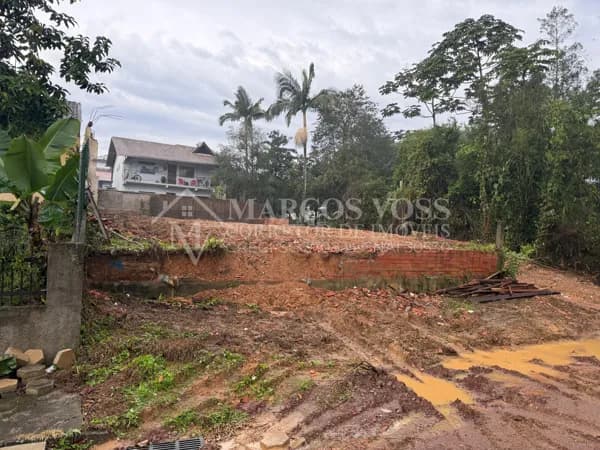 Terreno com 368m² no bairro da Fortaleza