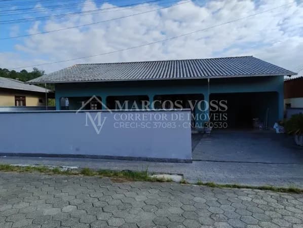 Casa com Piscina na Itoupava Central