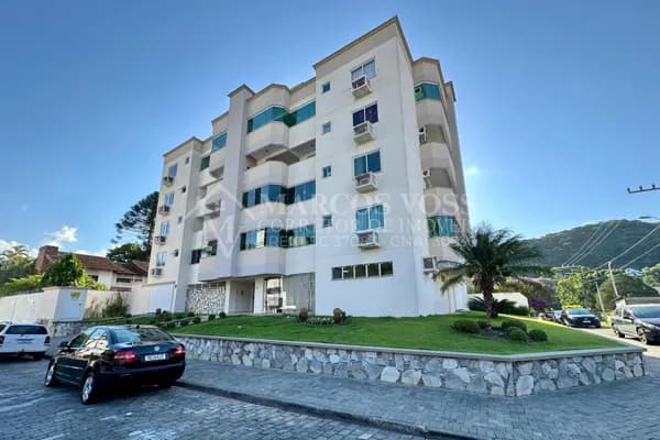 Apartamento na Ponta Aguda