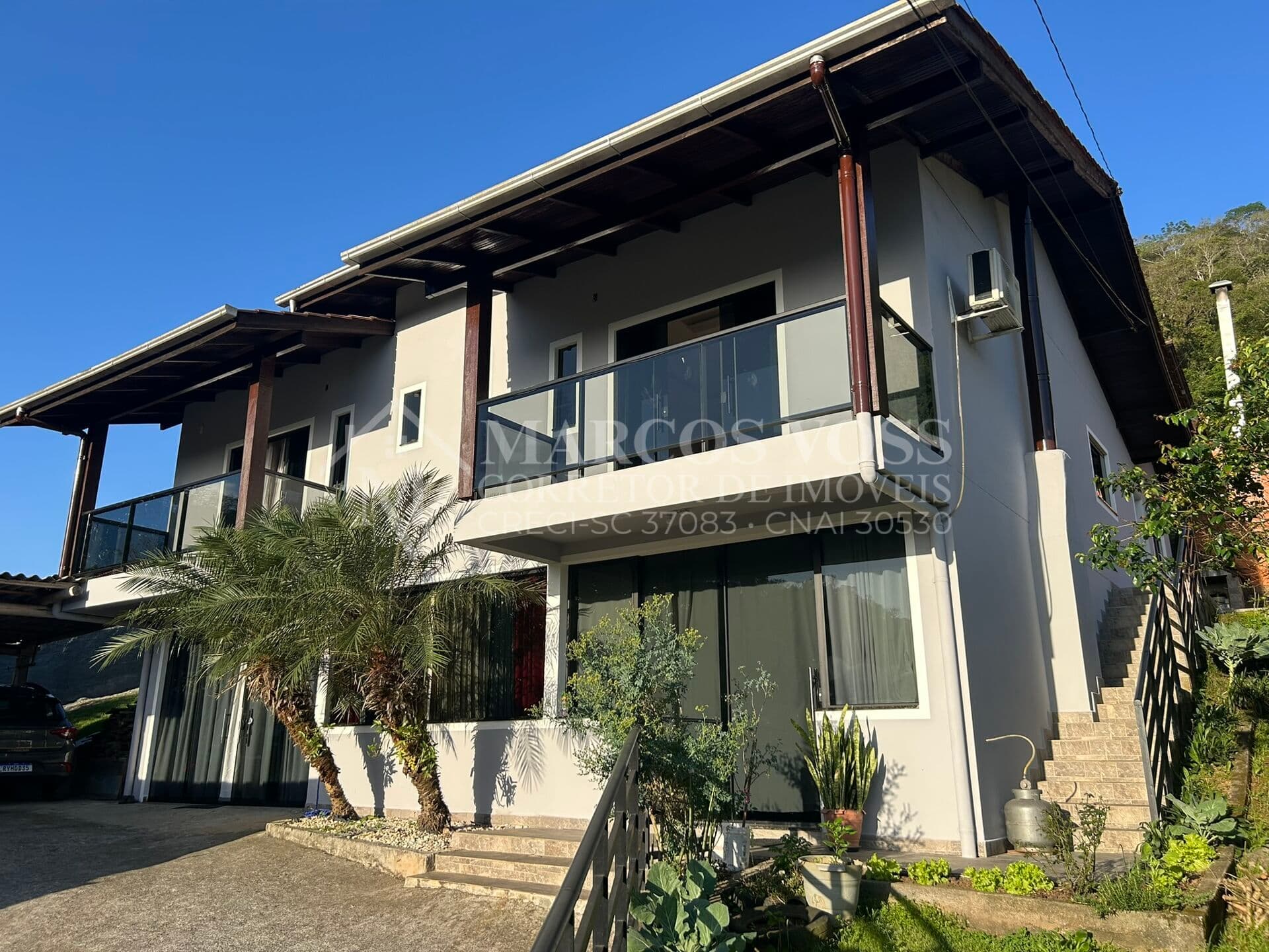 Casa Ampla de Dois Pavimentos no Salto do Norte