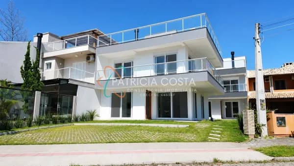 Casa Dois Pavimentos à Venda no Morrinhos - Garopaba/SC