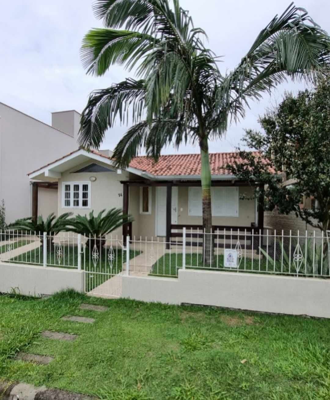 Casa térrea com pátio individual no Village, Garopaba/SC