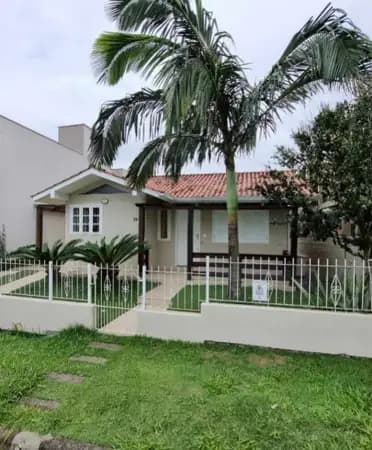 Casa térrea com pátio individual no Village, Garopaba/SC