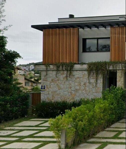 Linda Casa Alto Padrão à Venda no Jardim Panorâmico – Garopaba/SC
