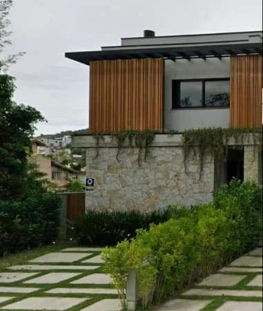 Linda Casa Alto Padrão à Venda no Jardim Panorâmico – Garopaba/SC