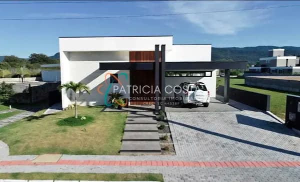 Casa Alto Padrão no Condomínio Garopaba Internacional/SC