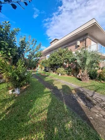 Duas Casas à Venda em Terreno de 438m² na Palhocinha - Garopaba/SC