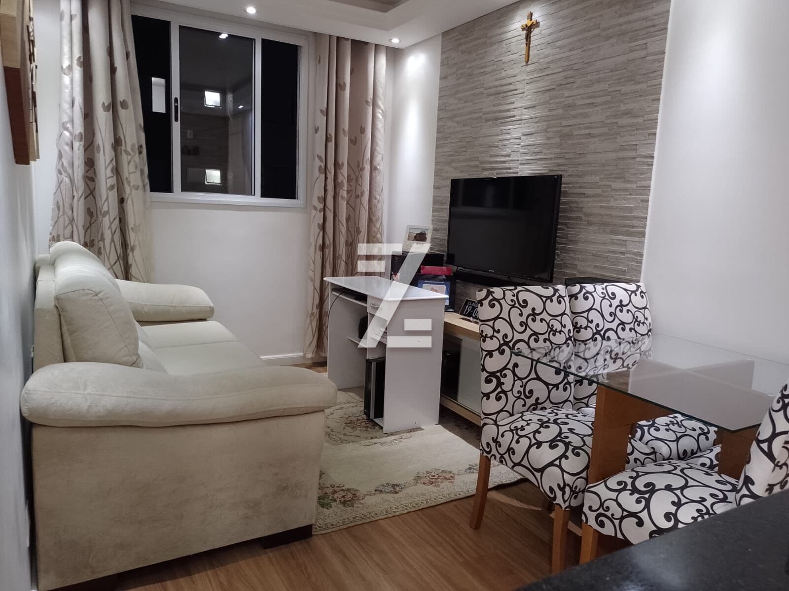 VENDA - Apartamento Mobiliado com 2 quartos, e vaga no Campo Limpo/ SP