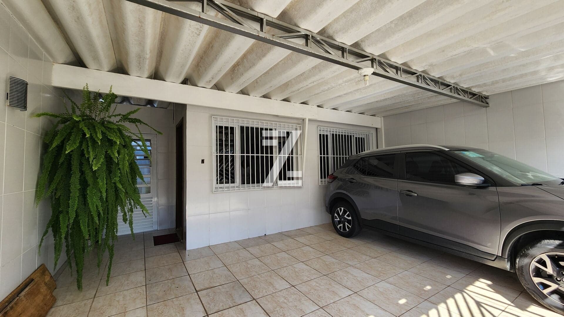 VENDA - Casa Térrea - 2 quartos, 1 suíte, vaga 3 carros e edícula no Campo Limpo/SP